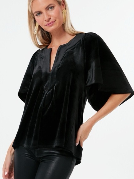 Pomander Place Tuckernuck Finley Flutter Sleeve Velvet Top Black Small